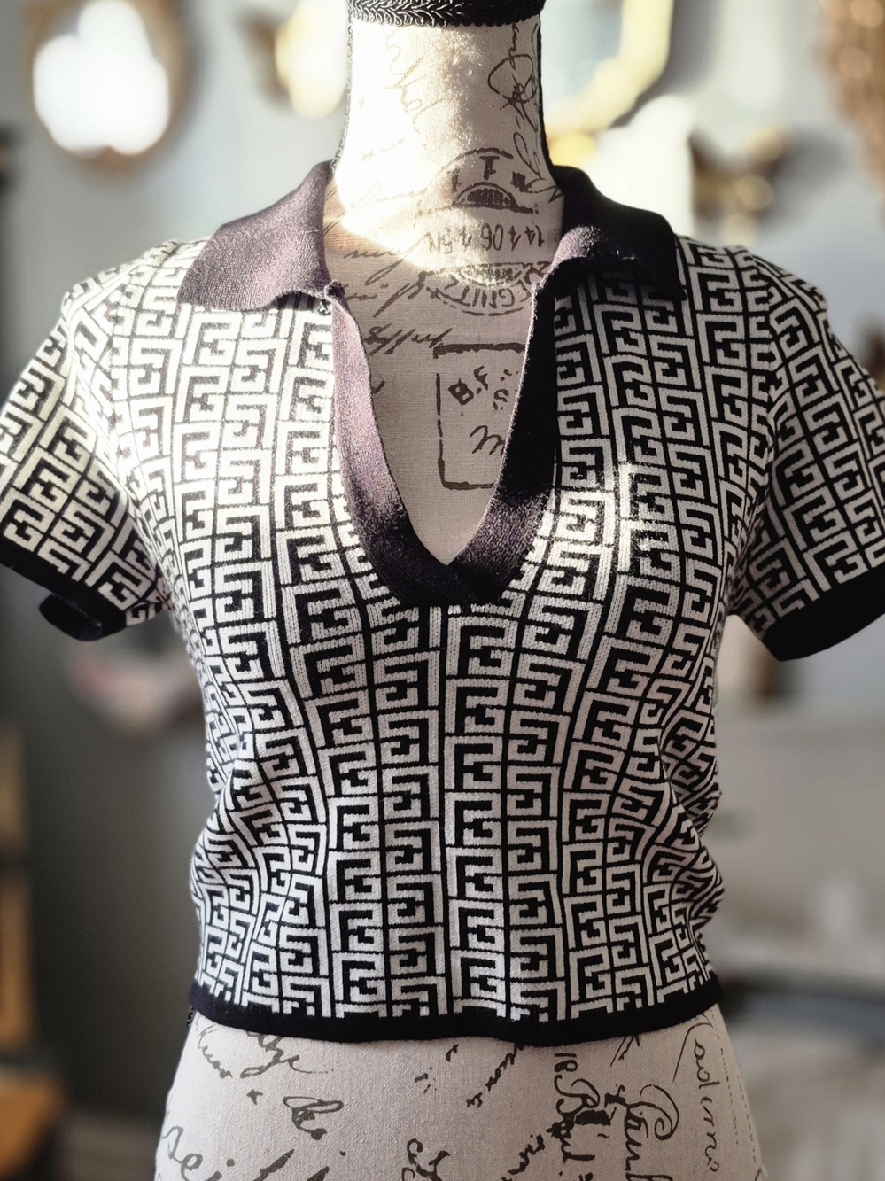 debut Sports Fan Black & White Textured Knit Top Small